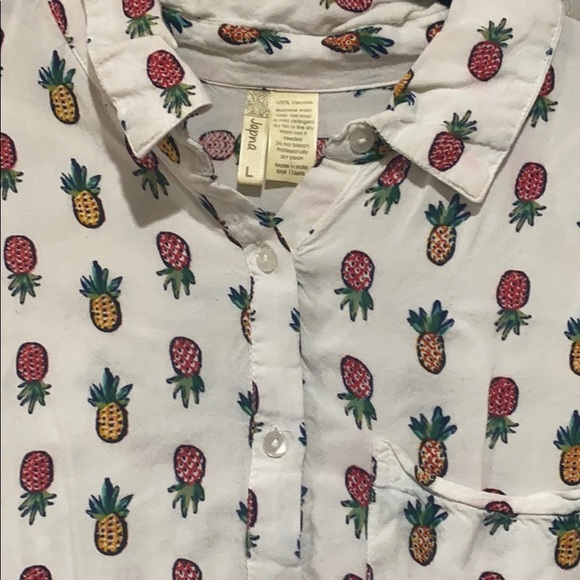 Button-Up Pineapple Print Shirt Size Large - Picture 2 of 4